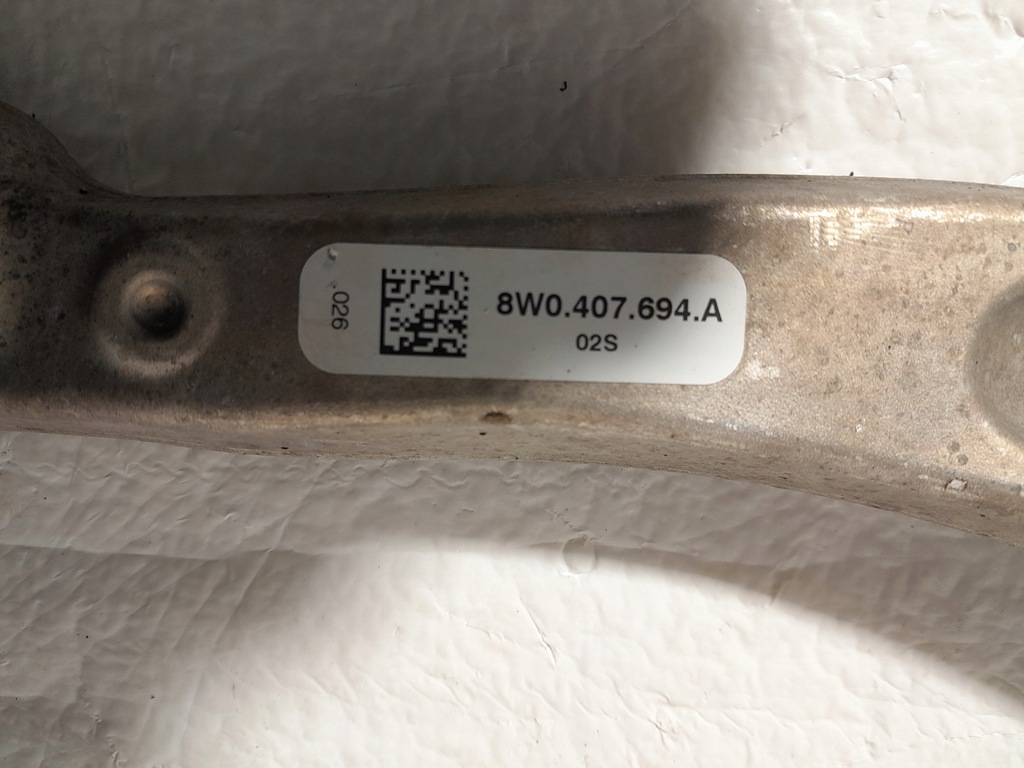Audi A4 B9 Lift Sedan Swingarm Swing Front 8W0407696A 8W0407694A Product image