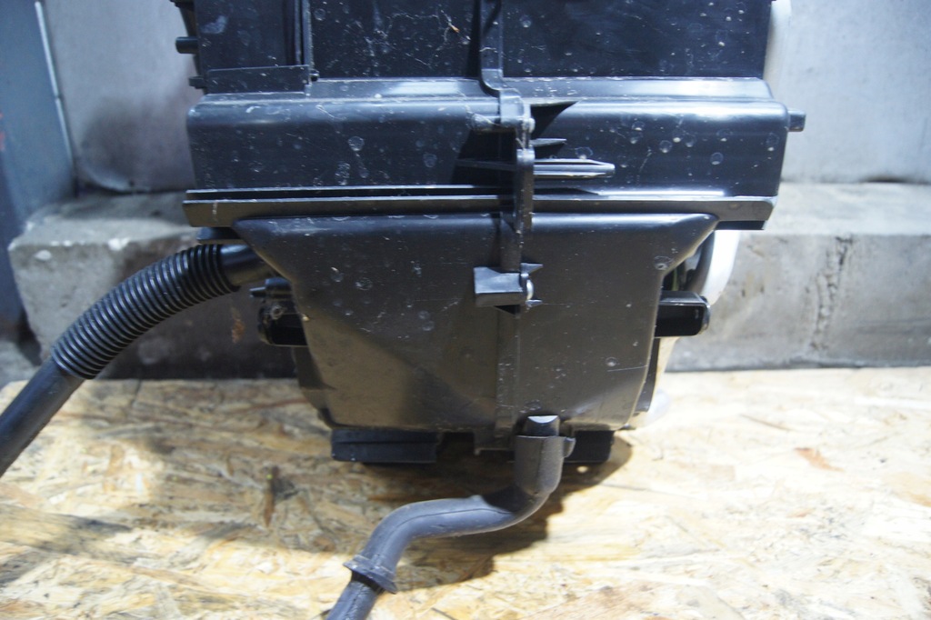 INCALZITOR TRAFIC VIVARO III EU 272700324R Product image