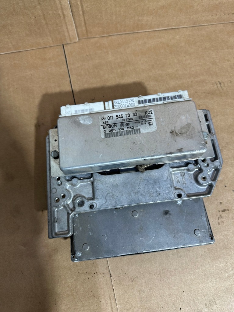 Controlerul de calculator Mercedes W210 A0225453932 Product image