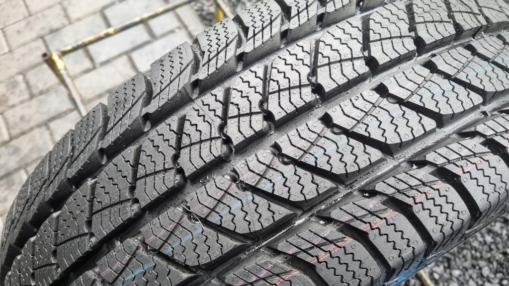 SEMPERIT VAN GRIP 3 235 65 16 C Product image