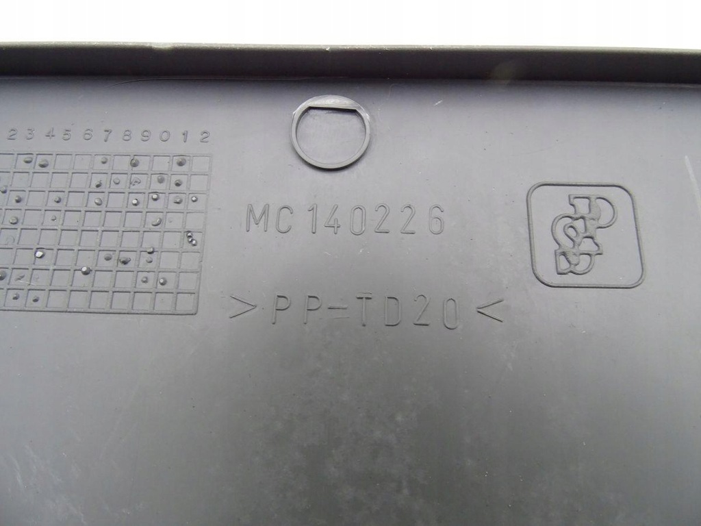 MITSUBISHI CANTER 96-05 CAPAC PLAN DE BORD MC140226 Product image