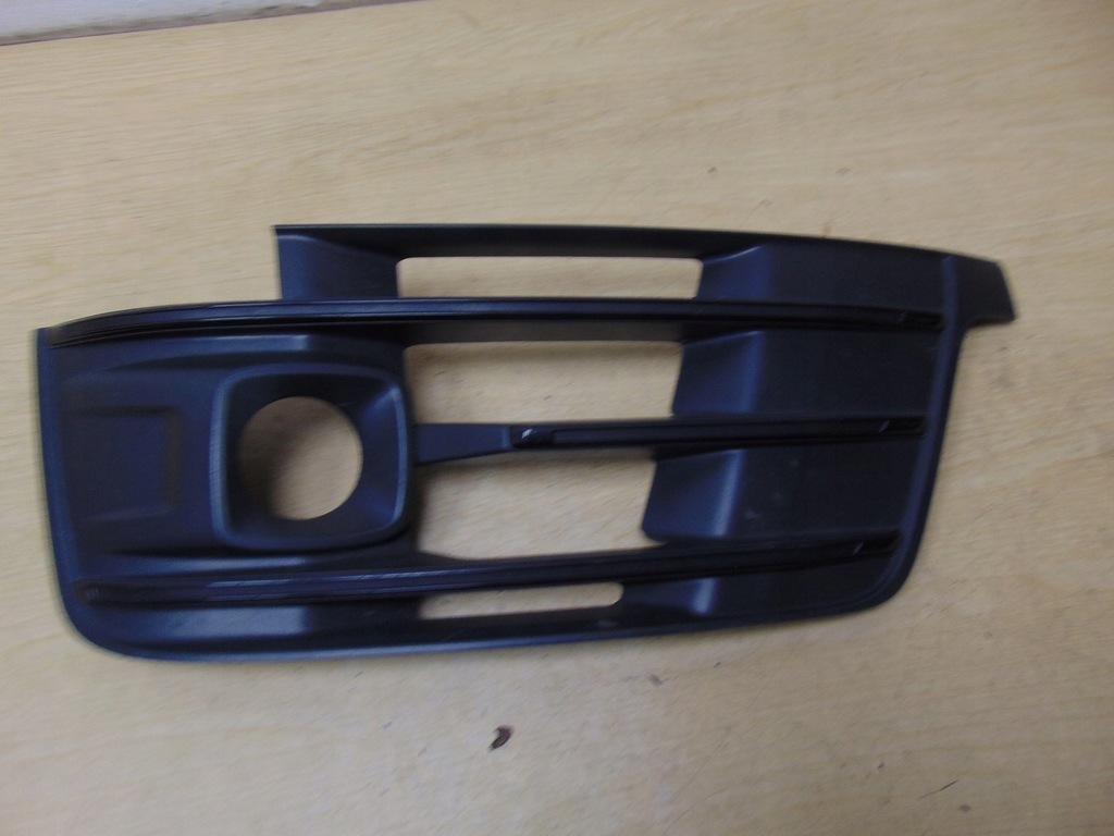 GRILĂ ÎN BARĂ ȘTANGA AUDI Q7 4M S-LINE LIFT 4M0807681E Product image