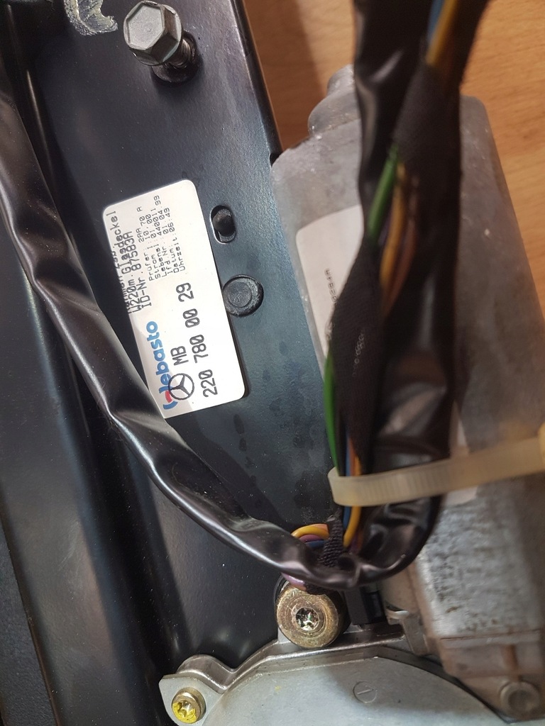 TRAPA MERCEDES W220 Product image