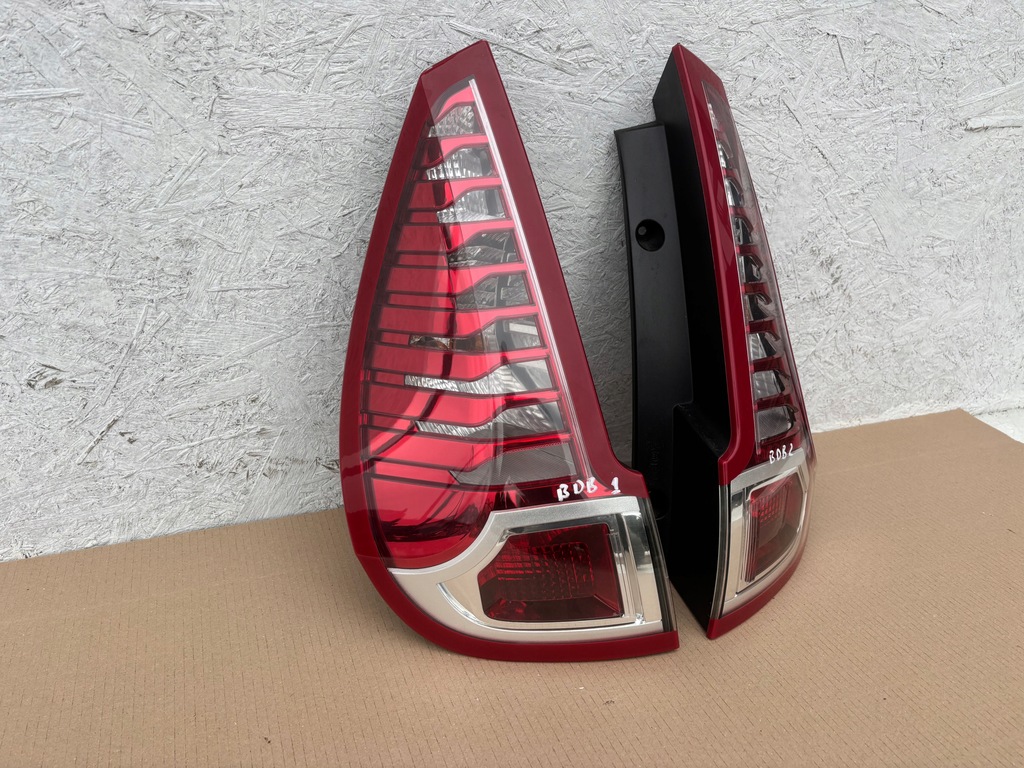 Lampa dreaptă sau Scenicul din spate stânga III 09-13 Product image