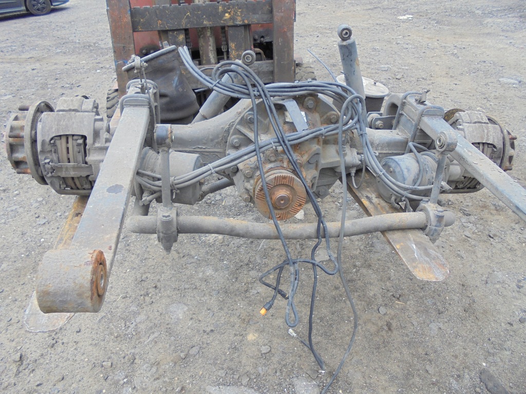 Suspensie articulație MAN TGL, stare excelentă, clemă butuc, coloană de direcție Product image