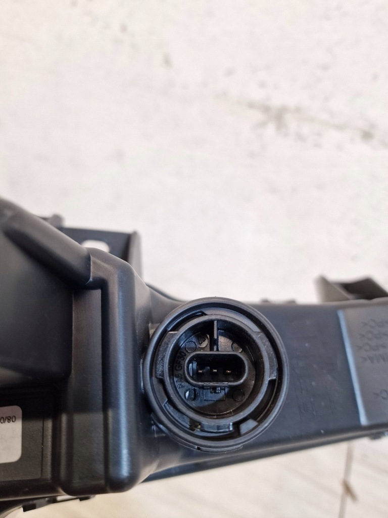 TESLA MODEL 3 Y LIFT HALOGEN DREAPTA 1507933-00-C ORIGINAL NOU faruri de ceata Product image