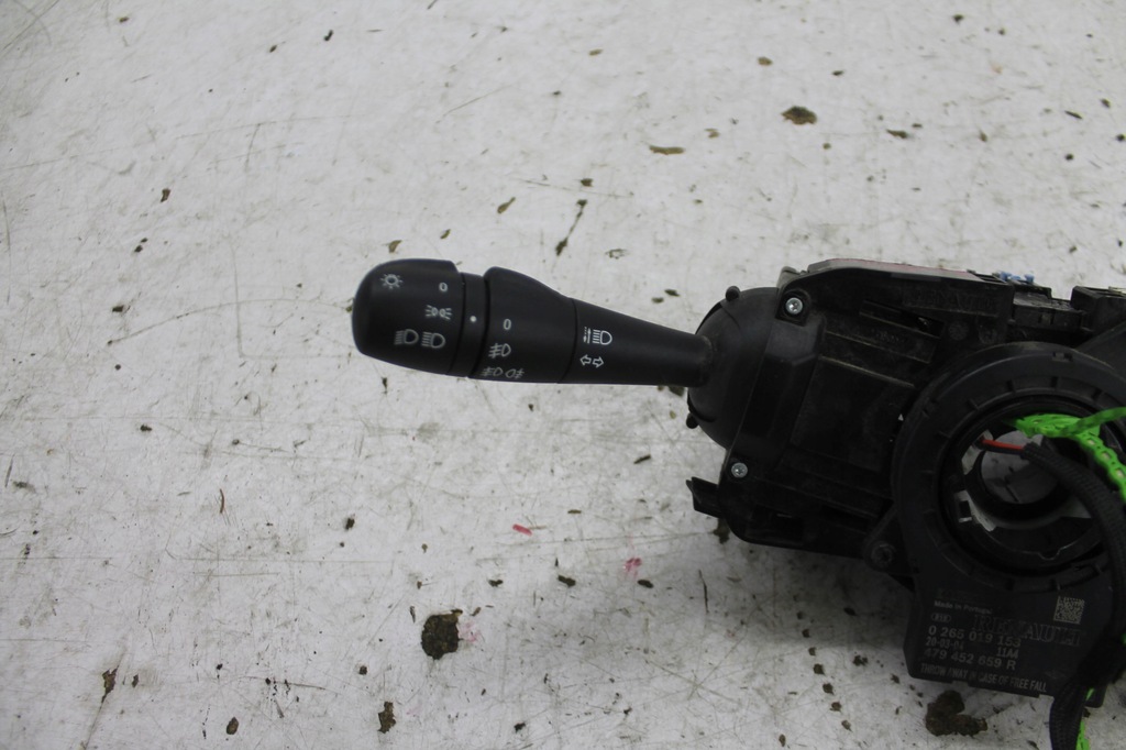 COMBUTATOR COMBINAT 479452659R SANDERO II STEPWAY LIFT 17-20 Product image