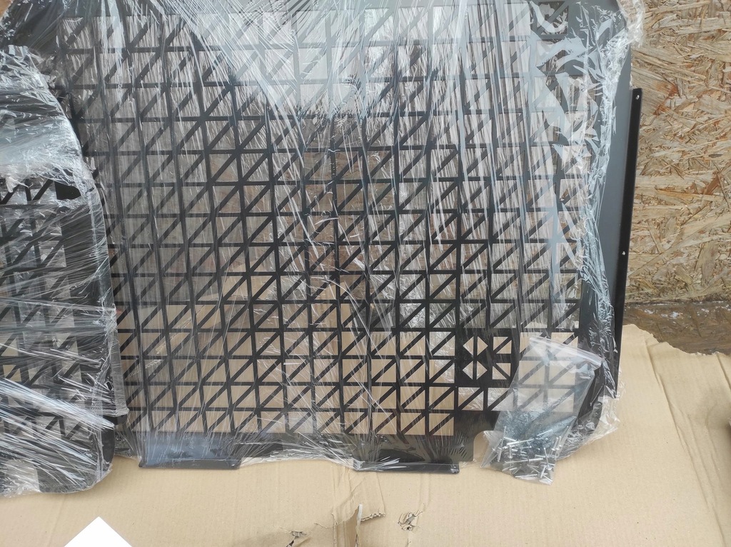 GRILĂ GEAM UȘĂ SPATE FORD TRANSIT MK8 Product image