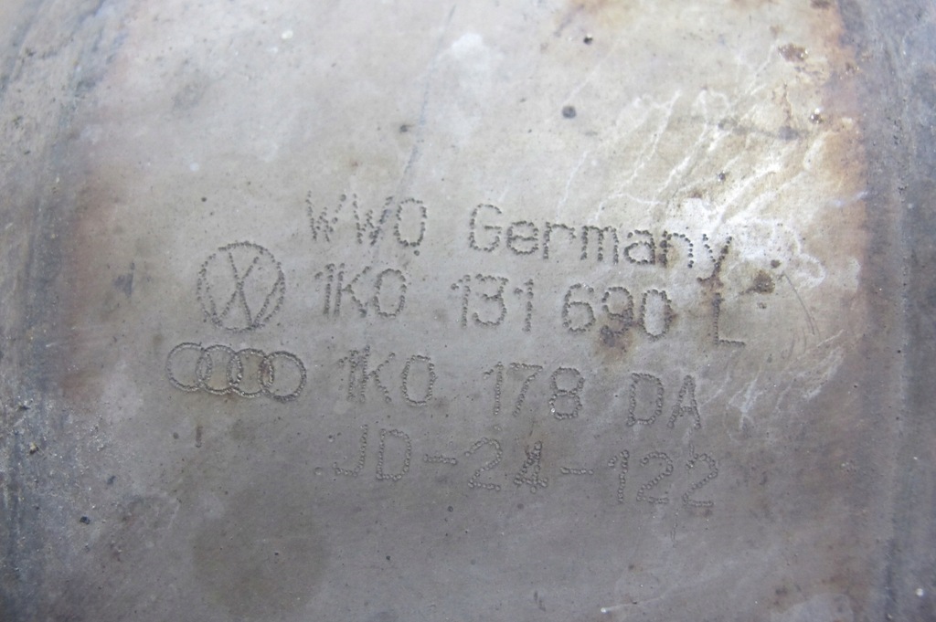AUDI A3 8P 2.0 TDI BKD SEAT SKODA VW CATALITIC 1K0131690L 1K0178DA Product image