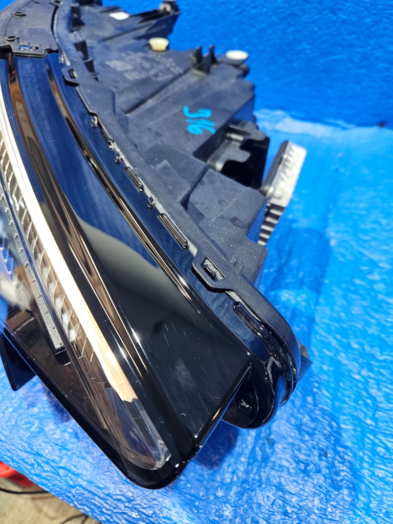 Drept din față Front Drepți Audi Q4 E-tron 89a941036m Product image