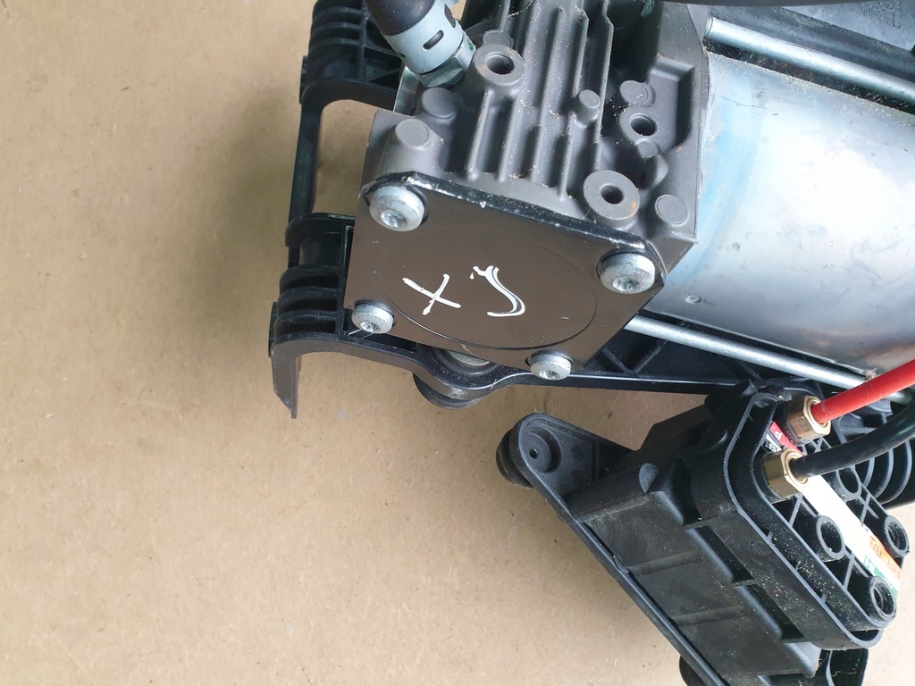 COMPRESOR SUSPENSIE JAGUAR XJ AW933B484AF Product image