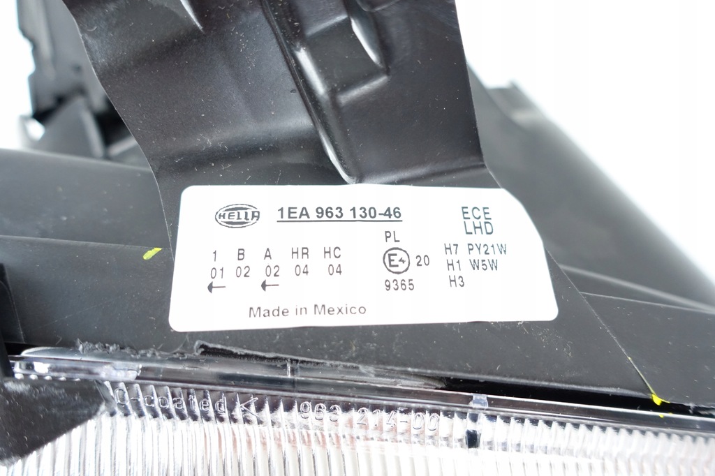 LAMPA FATA DREAPTA MERCEDES ML W163 1998-2001 HELLA 1EA963130-461 Product image
