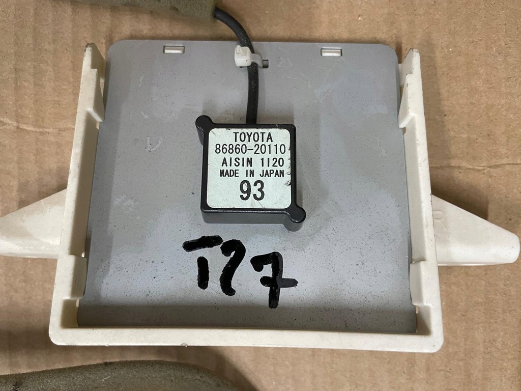 TOYOTA AVENSIS III T27 ANTENA GPS 86860-20110 Product image