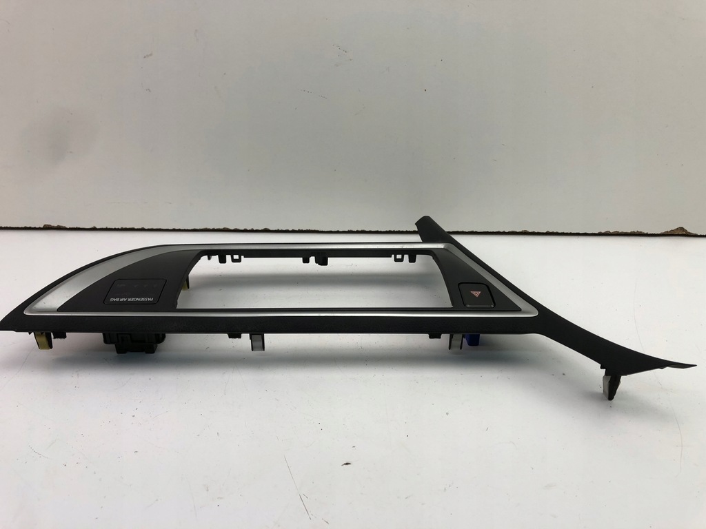 CADRU CAPAC RADIO TOYOTA AURIS II 55405-02430 Product image