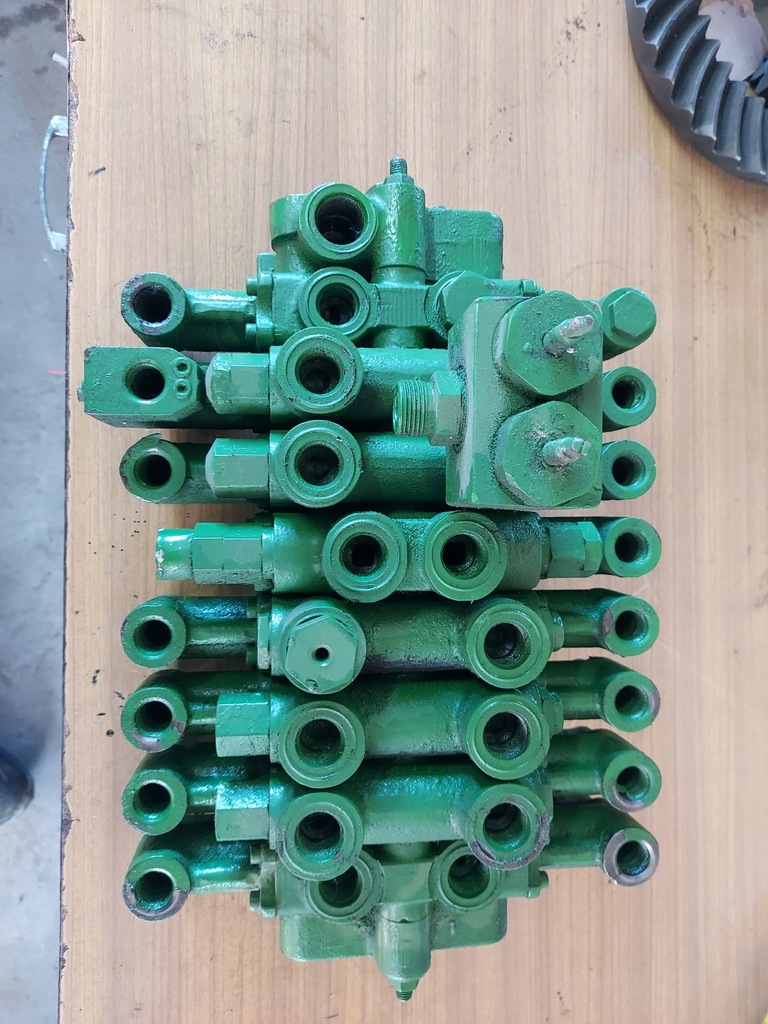 BLOC DISTRIBUITOR HIDRAULIC JOHN DEERE 1450 WTS Product image