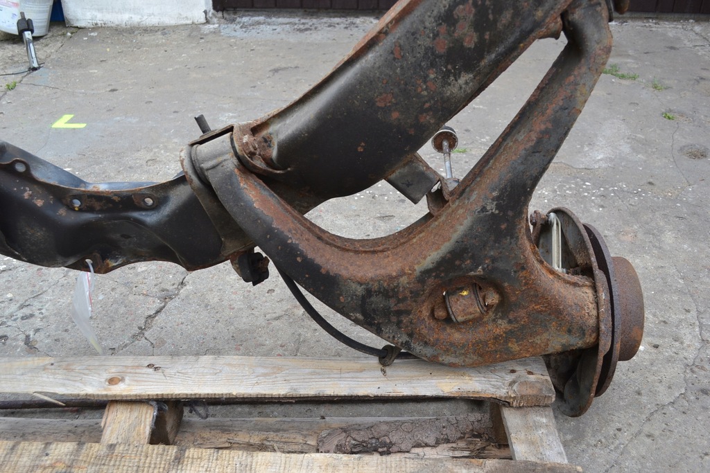 Mercedes W126 Carucior spate suspensie spate Product image