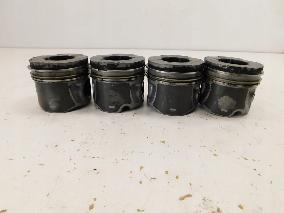 Set 4 pistoane Alfa Romeo 159 1.9 JTDM piston Product image