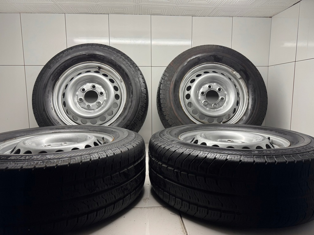 SET JANTE ANVELOPE MERCEDES SPRINTER A9074014800 235/65 R16C 6x130 Product image