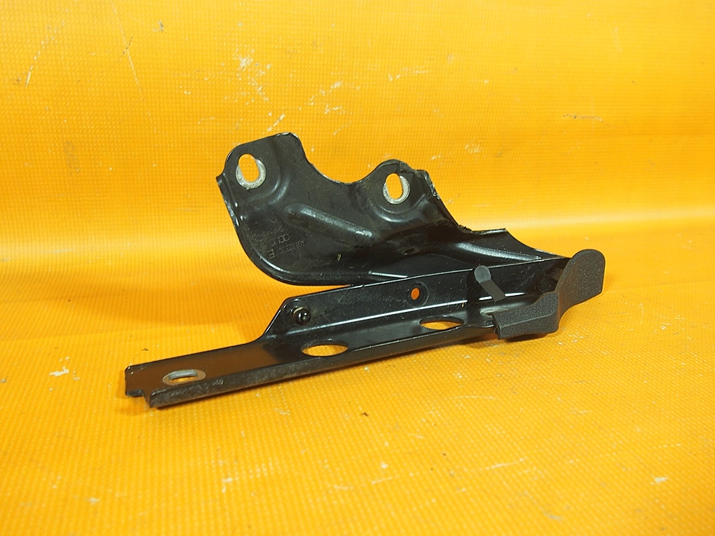 Audi A6 4G LIFT 32KM Balamă capotă STÂNGA LY9T 4g8823301e Product image