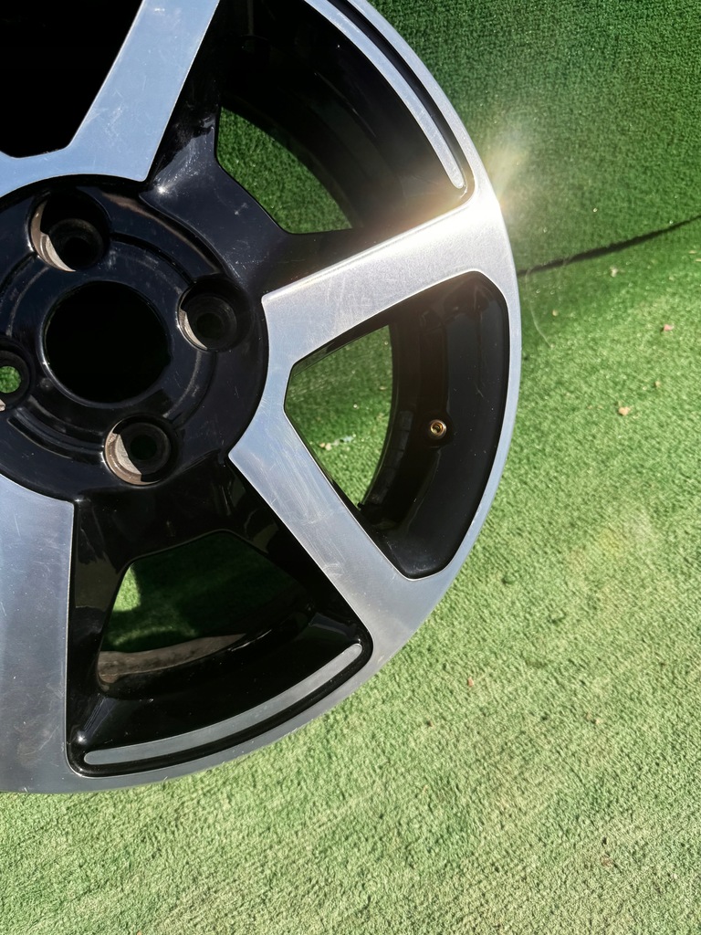 JANTA ALIE RENAULT TWINGO III 4X100 5.0" 15" ET 38 403005504R Product image