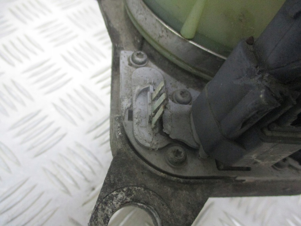 PUTERE POMPĂ FORD FOCUS MK2 1.8 16V 4M513K514CA Product image