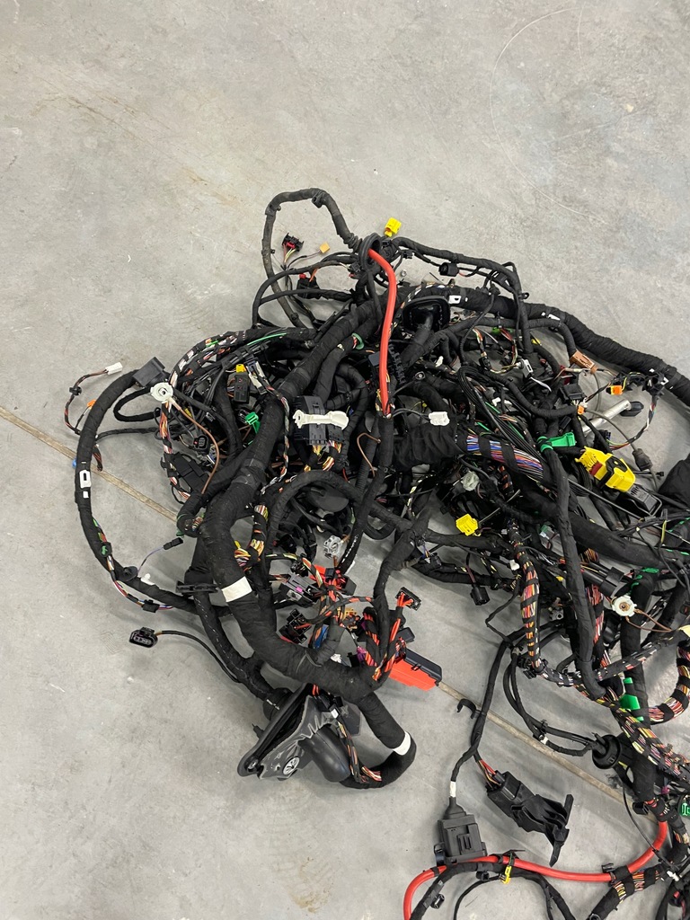 INSTALARE CABLAGE COMPARTIMENT MOTOR SI INTERIOR Q5 80A LIFT 2.0 TDI Product image