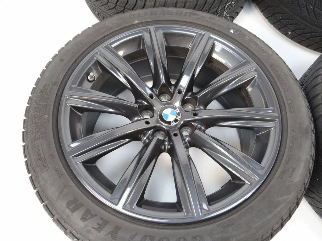 4 x JANTE BMW 5 G30 G31 6874440 8Jx18 IS30 cu anvelope Goodyear Product image