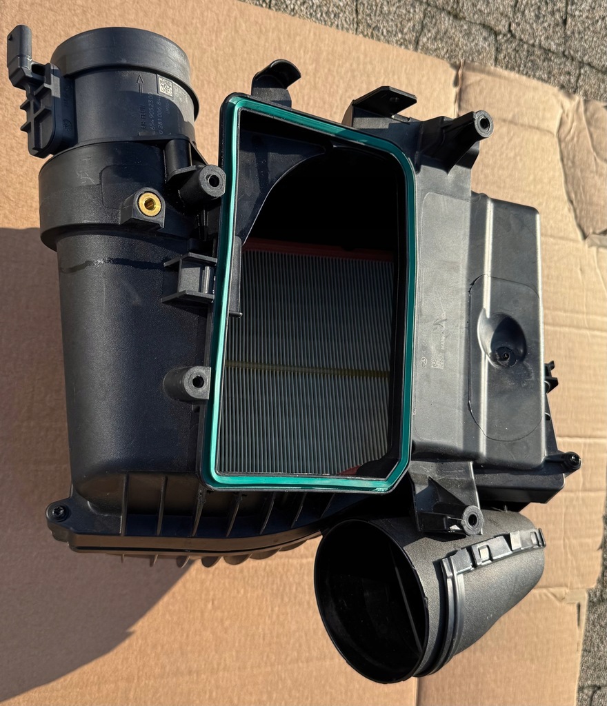 Mercedes A 177 GLB x247 GLA 247 Cla 118 filtru ac carcasa filtrului de aer Product image