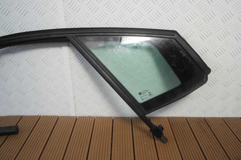 OPEL CROSSLAND X 17-21 GARNITURA TRIANGULUI GEAM USI FATA DREAPTA FATA Product image
