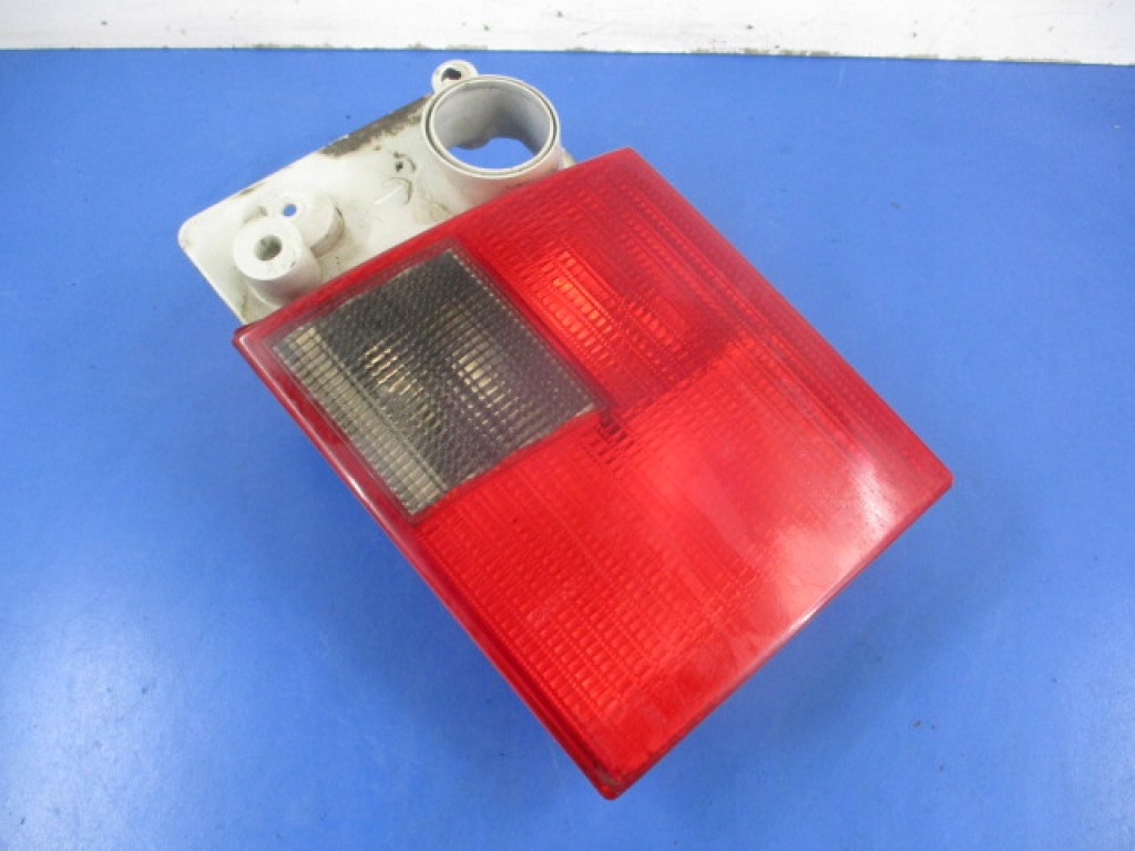 LAMPĂ SPATE AUDI A6 C4 SEDAN CAPOTA DREAPTA 4A0945094F ORIGINAL Product image