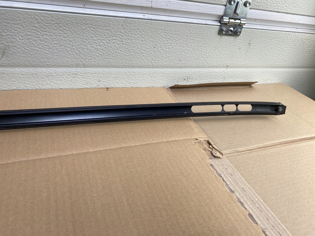 BMW E39 COMBI BANDA ACOPUS, DREAPTA, NEGRA Product image