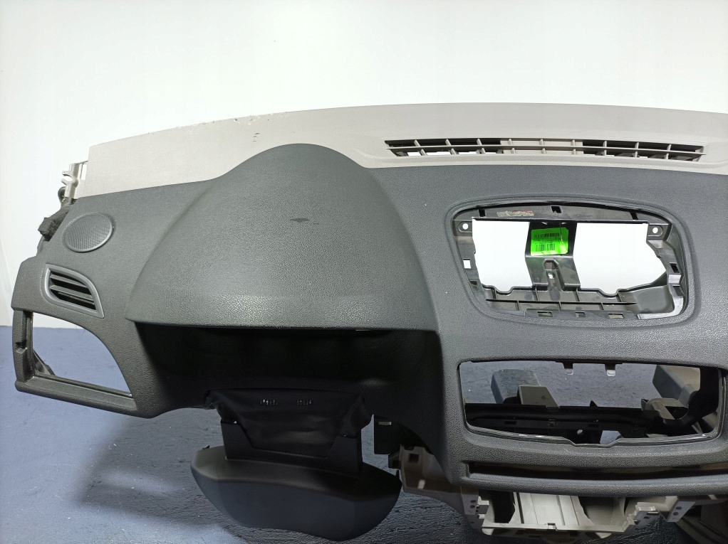 RENAULT MEGANE III PERNE CABINA PULSA DE BORD CENTURI EU Product image