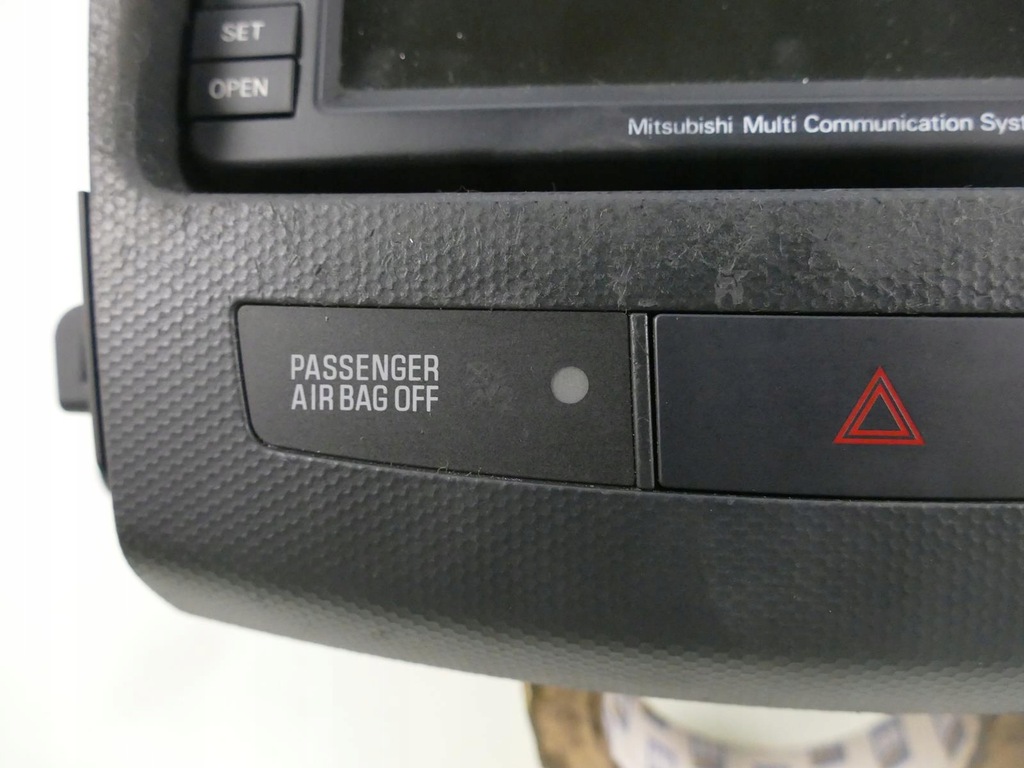 ECRAN MONITOR NAVIGARE RADIO PLAYER MITSUBISHI OUTLANDER II Product image