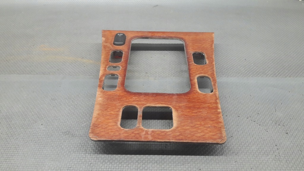 A2106831708 panou central LEMN MERCEDES W210 G Product image