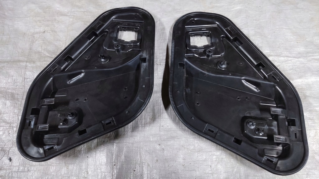 MERCEDES W205 C205 - USI SUNET STÂNGA + DREAPTA A2057206320 A2057206420 Product image