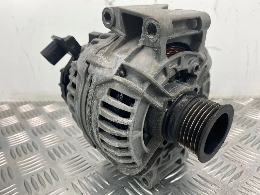 Mercedes-Benz E230 W211 ALTERNATOR A0009061102 Product image
