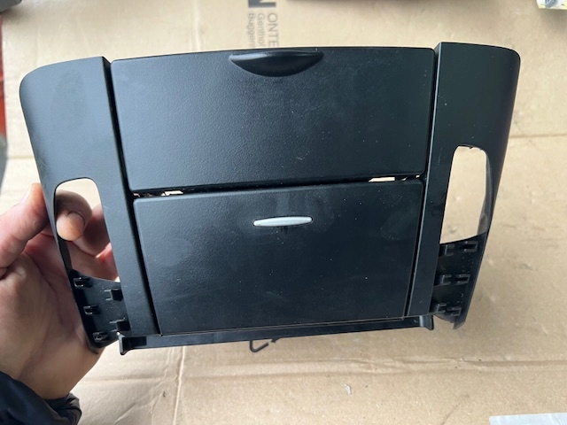 scrumieră Kia OE 84707-1H050EQ Product image