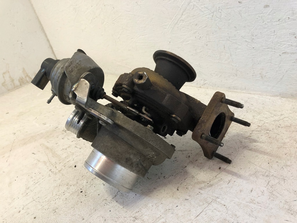 Turbocompresor turbină VOLVO v40 v60 v70 S40 V50 C70 S60 2.0 D D3 12- Product image