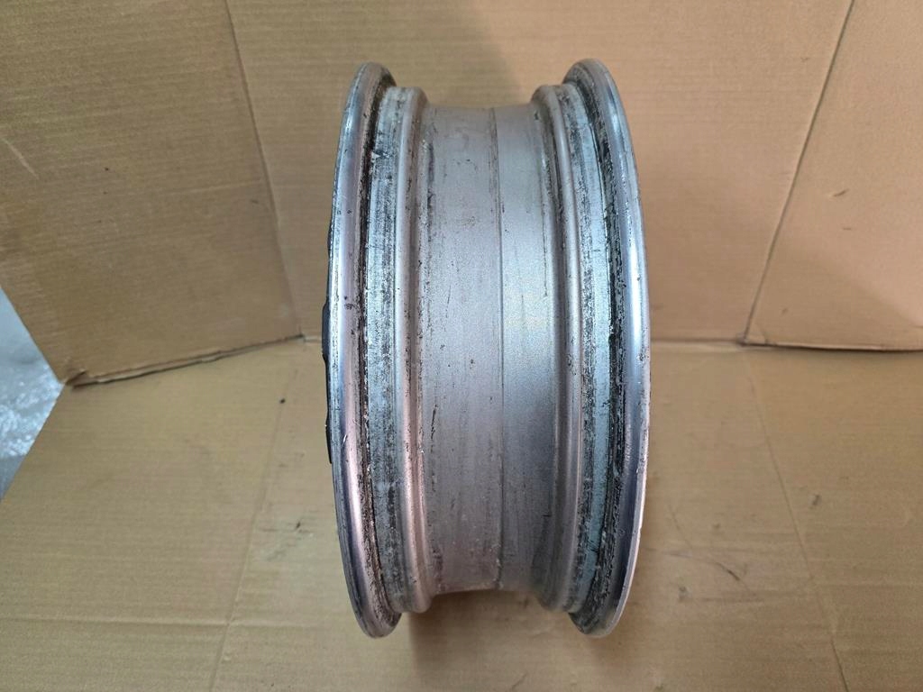 Suzuki Burgman un 650 02-12 lângă marginea din spate Product image