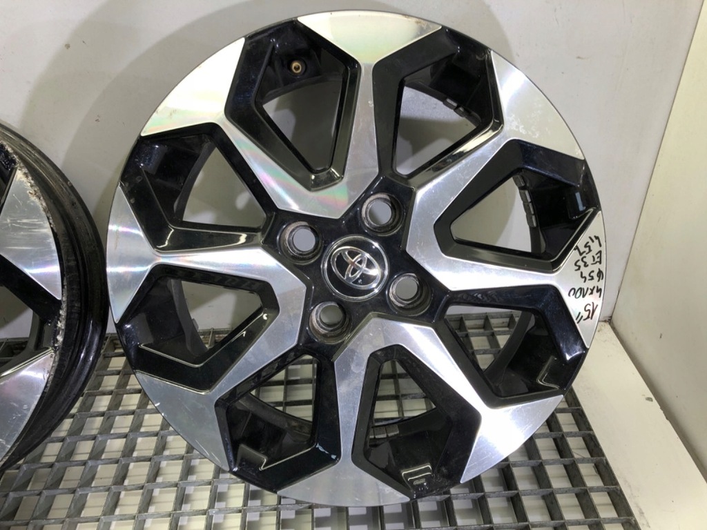 SET JANTE 15" 4.5J 4X100 ET35 42611-0H050 TOYOTA AYGO II Product image