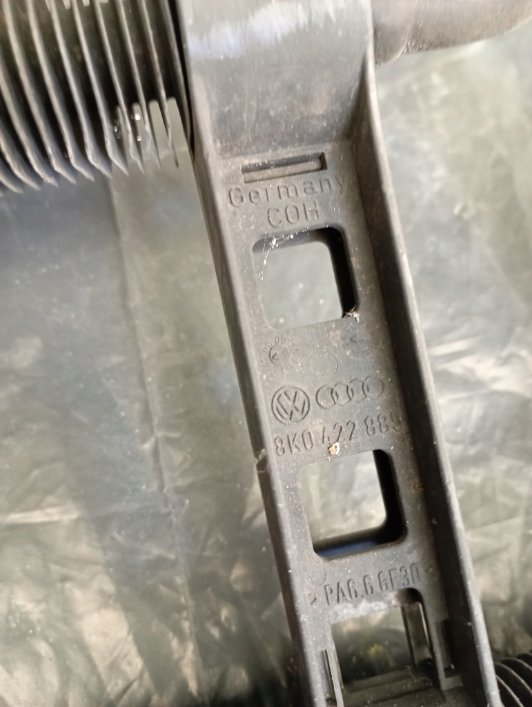 Audi A4 A5 Q5 8K0422885 radiator ulei servodirectie Product image
