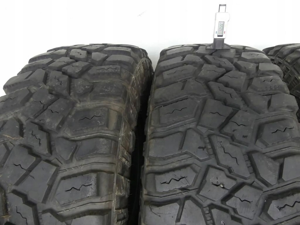 Anvelope Discoverer Cooper STT PRO 2x12.25u 2x9.26 17r- 35x12.5x15 Product image