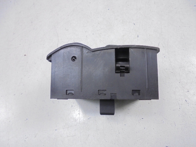 COMUTATOR OPEL CORSA C 00-03 3D 9116612 PB 9116612PB Product image
