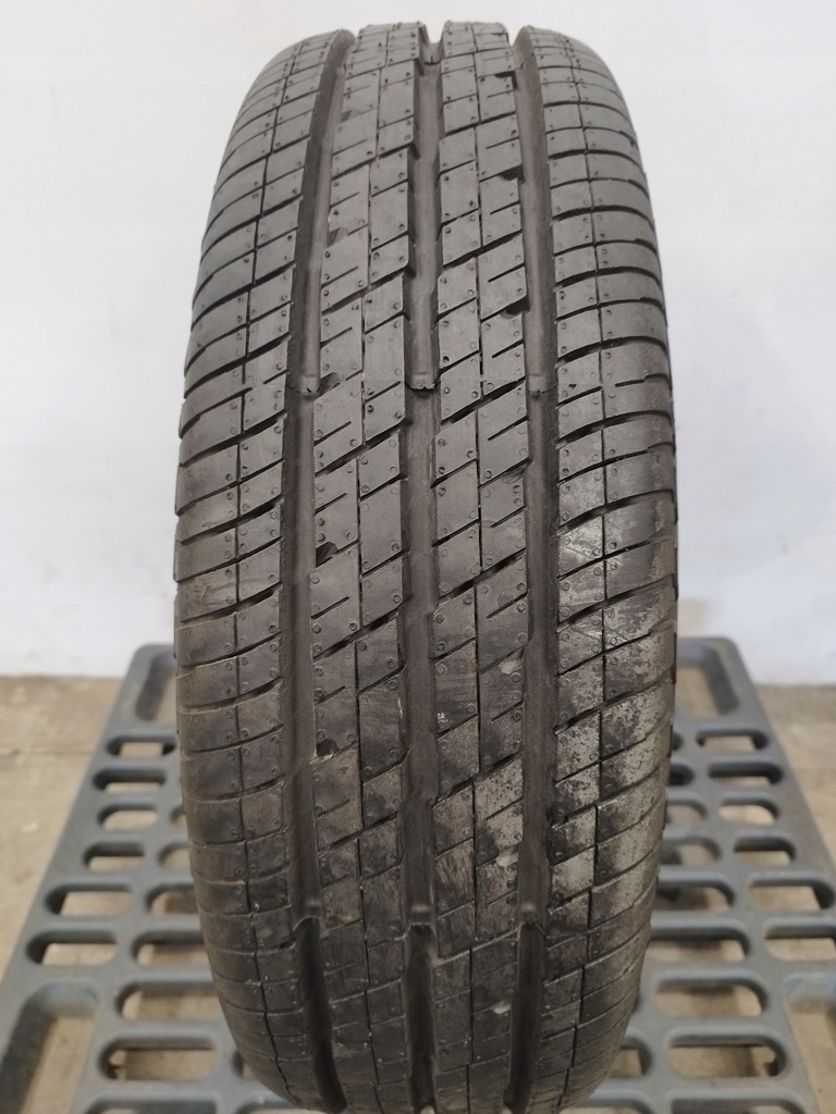 Sulture 215/75R16C Continental Vanco 2 116/114R 11r Wrestling Product image