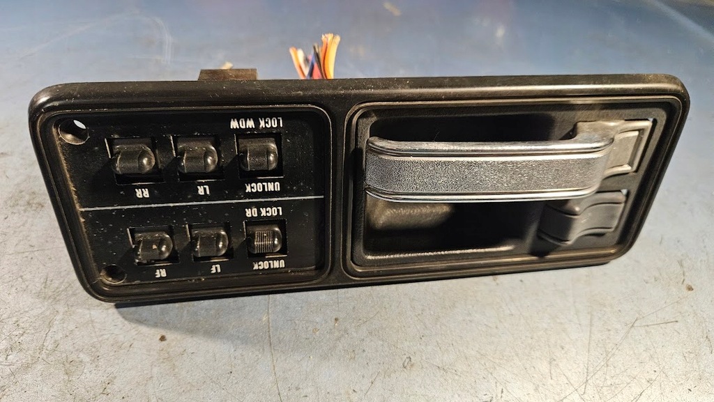 comutatoare panou maner interior usa JEEP CHEROKEE XJ 8955002155 560009250 Product image