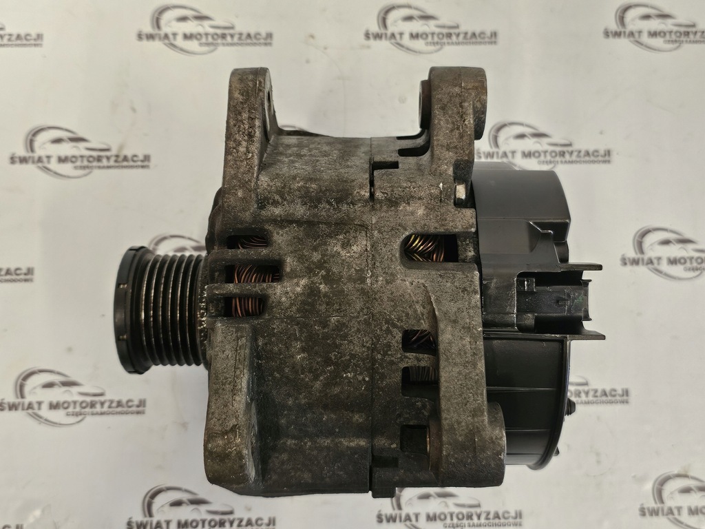 Trafic Vivaro PrimaStar 2.0 DCI M9R782 114KM Alternator 8200404459 Product image