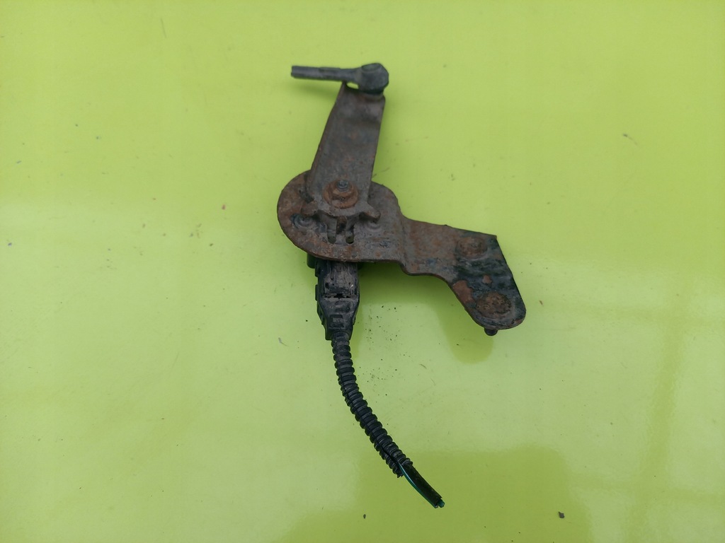 SENSOR DE NIVELARE XENON SPATE SUBARU LEGACY V 10 Product image