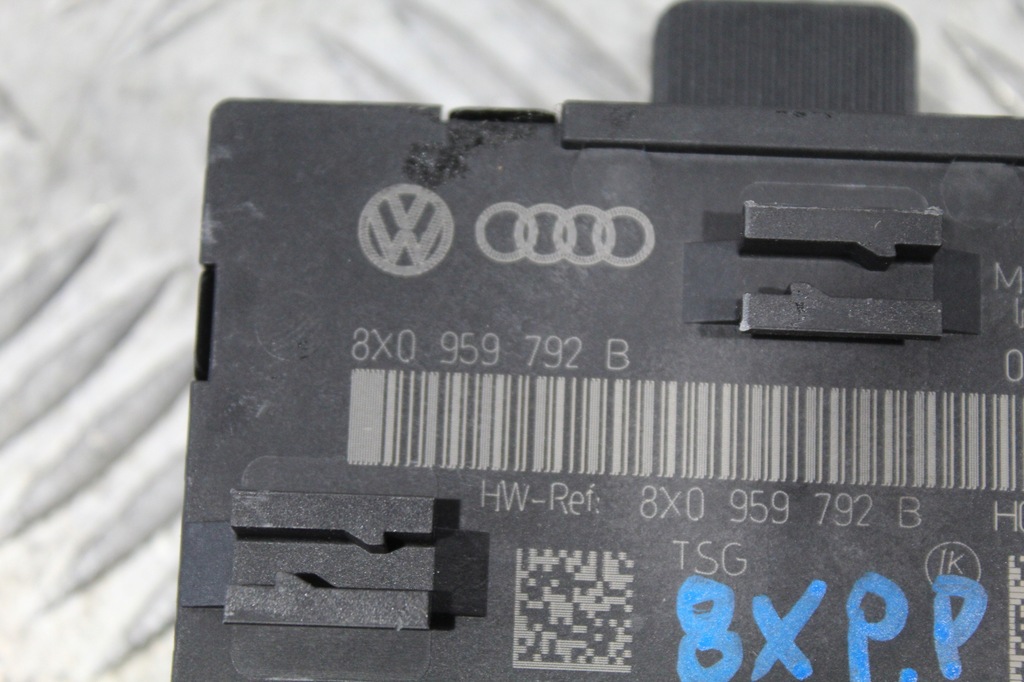 CONTROLLER UȘĂ FATA DREAPTA AUDI A1 8X0 8X3 Product image