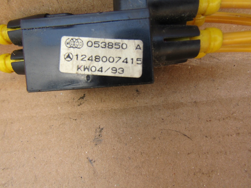 +E3 MERCEDES W124 W202 BLOCARE CENTRALĂ ADAPTATOR POMPĂ DISTRIBUITOR CONECTOR Product image