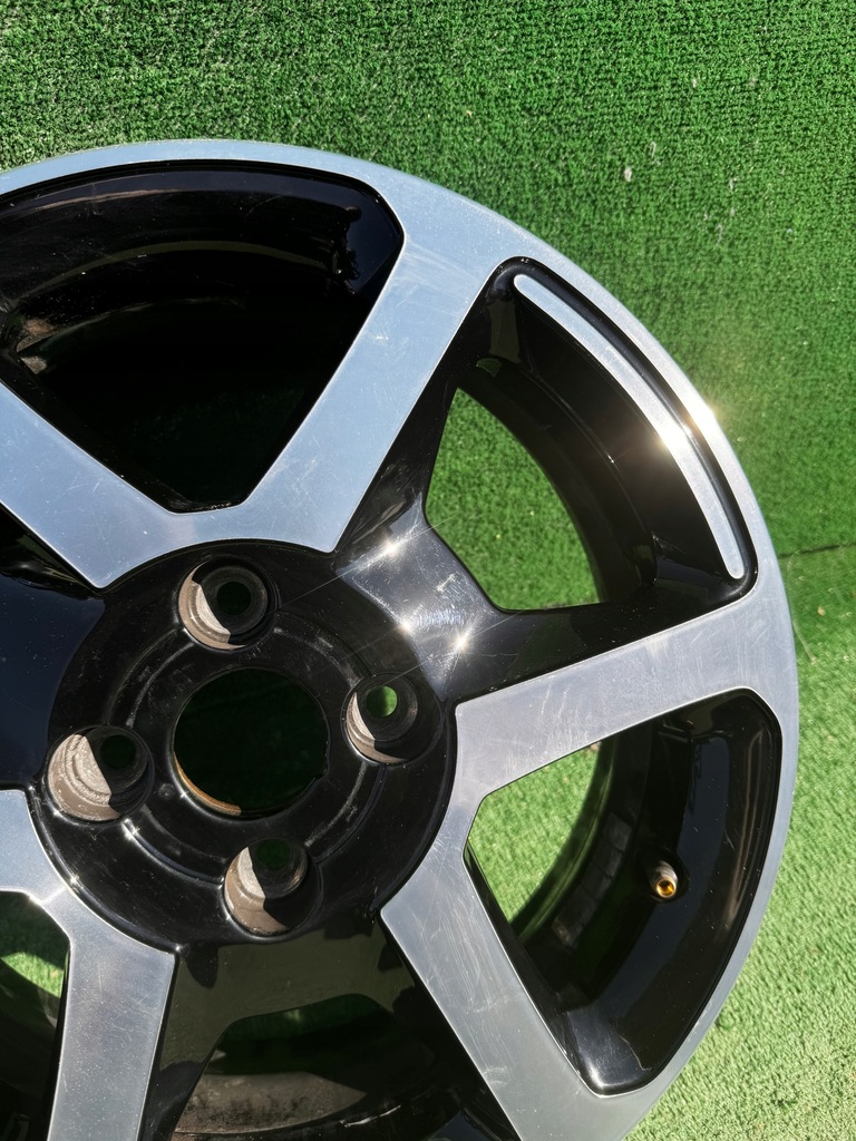 JANTA ALIE RENAULT TWINGO III 4X100 5.0" 15" ET 38 403005504R Product image